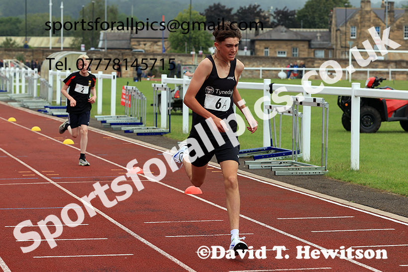 BBoys 1500 metres, 2025 Northumberland Schools Track and Fields, Wentworth, Hexham. Photo: David T. Hewitson/Sports for All Pics
